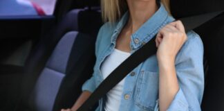 В Україні штрафуватимуть водіїв за пасажирів без ременів