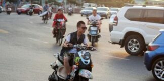 Керування мопедом в Україні: які документи потрібні та які штрафи загрожують