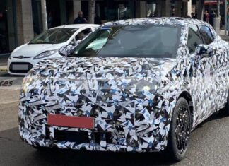 Nissan Juke 2026 вперше помічено під час дорожніх випробувань Nissan Juke 2026 вперше помічено під час дорожніх випробувань