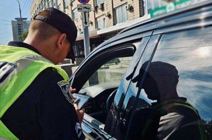 Чому поліцейські запитують водіїв “Куди прямуєте?”