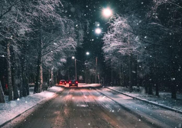Як безпечно їздити взимку вночі: поради для новачків
