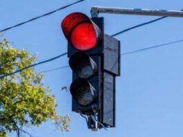 Коли можна їхати на червоний сигнал світлофора: винятки з ПДР Коли можна їхати на червоний сигнал світлофора: винятки з ПДР