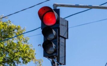 Коли можна їхати на червоний сигнал світлофора: винятки з ПДР