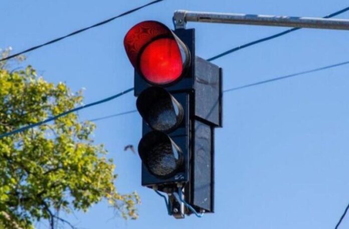 Screenshot_7 Коли можна їхати на червоний сигнал світлофора: винятки з ПДР