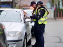 Водій не зобов’язаний виконувати вимоги поліції при незаконній зупинці Водій не зобов’язаний виконувати вимоги поліції при незаконній зупинці