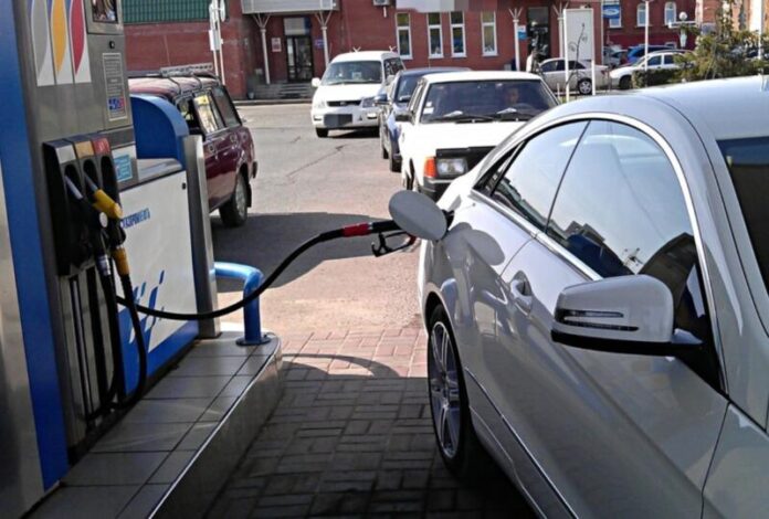 Чому не можна заправляти авто з увімкненим двигуном