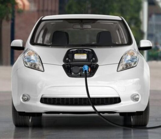 Електрокари витісняють бензин: що відбувається з британським авторинком Електрокари витісняють бензин: що відбувається з британським авторинком