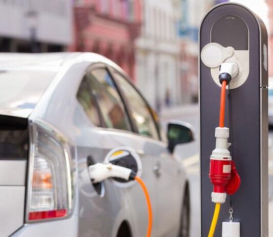 Чому електромобілі поки не стають масовим вибором водіїв Чому електромобілі поки не стають масовим вибором водіїв