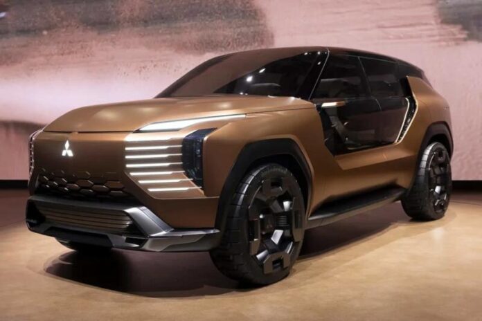 Mitsubishi готує новий Outlander: перші натяки н