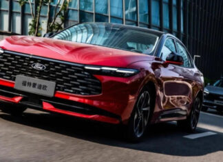 Оновлений Ford Mondeo вражає інтер’єром і гаджетами (фото)