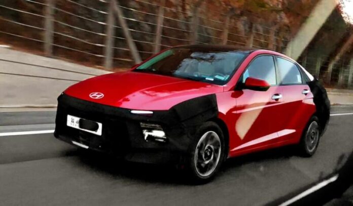 1-4 Hyundai показав перші фото нового Solaris з мінімальним камуфляжем