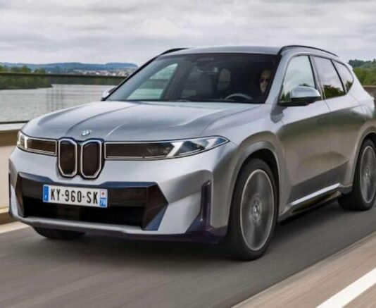 BMW готує рестайлінг компактного X1: перші деталі та зображення