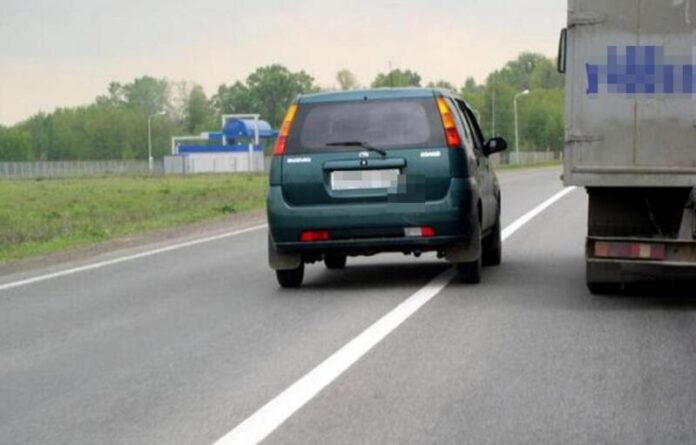 2022-02-18_16-22-50-min Перетин суцільної смуги в Україні: коли можна втратити права і який штраф загрожує