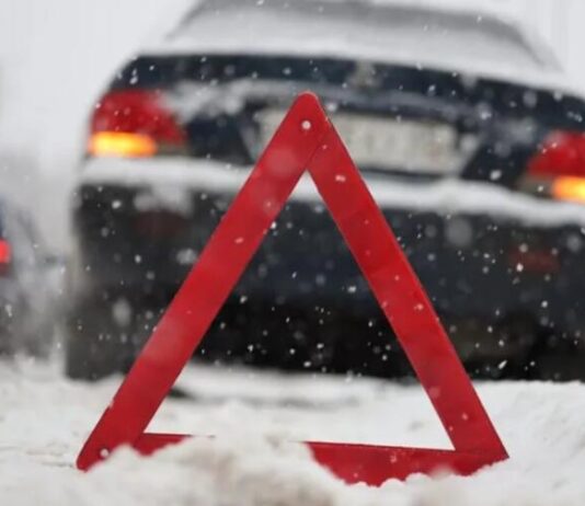 Автоексперт назвав головну причину зимових ДТП Автоексперт назвав головну причину зимових ДТП