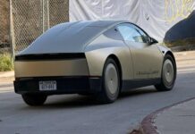 Tesla Cybercab без керма вперше з’явилась на вулицях Tesla Cybercab без керма вперше з’явилась на вулицях