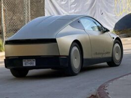 Tesla Cybercab без керма вперше з’явилась на вулицях Tesla Cybercab без керма вперше з’явилась на вулицях