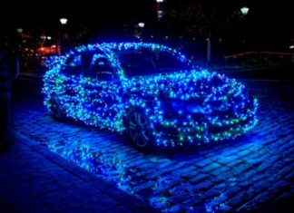 Святкові прикраси на авто: що дозволено, а що карають штрафом Святкові прикраси на авто: що дозволено, а що карають штрафом