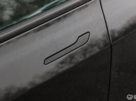 NHTSA почало перевірку Tesla Model 3 через аварійне відмикання дверей NHTSA почало перевірку Tesla Model 3 через аварійне відмикання дверей