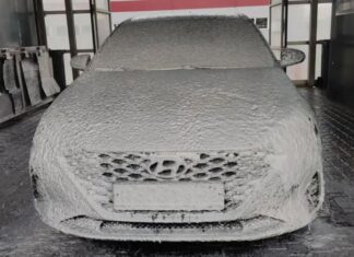Автоексперт пояснив, як часто взимку потрібно мити машину