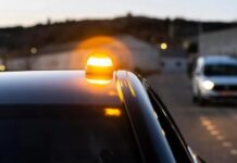 ЄС впроваджує сучасний аварійний сигнал: V16 замість трикутника ЄС впроваджує сучасний аварійний сигнал: V16 замість трикутника