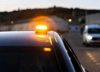 ЄС впроваджує сучасний аварійний сигнал: V16 замість трикутника ЄС впроваджує сучасний аварійний сигнал: V16 замість трикутника