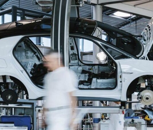 Volkswagen може відкласти електромобілі до 2030 року через фінансові проблеми Volkswagen може відкласти електромобілі до 2030 року через фінансові проблеми