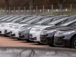 В Україні виник дефіцит зелених номерів для електромобілів В Україні виник дефіцит зелених номерів для електромобілів