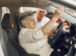 В Україні можуть скоротити термін дії водійських прав для людей старше 65 років В Україні можуть скоротити термін дії водійських прав для людей старше 65 років