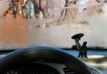 ADAC спростував популярний лайфхак проти вологості в автомобілі ADAC спростував популярний лайфхак проти вологості в автомобілі