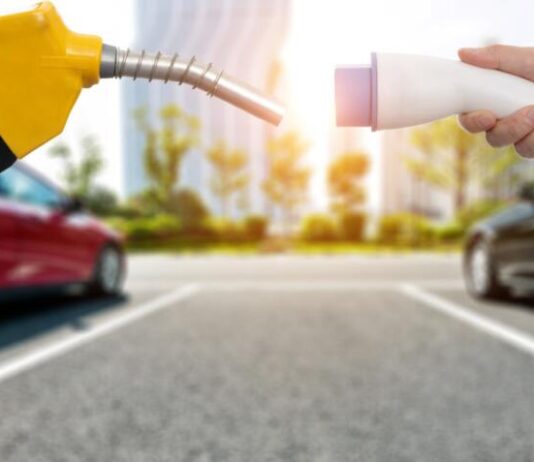 ЄС готова залишити бензинові та дизельні авто після 2035 року