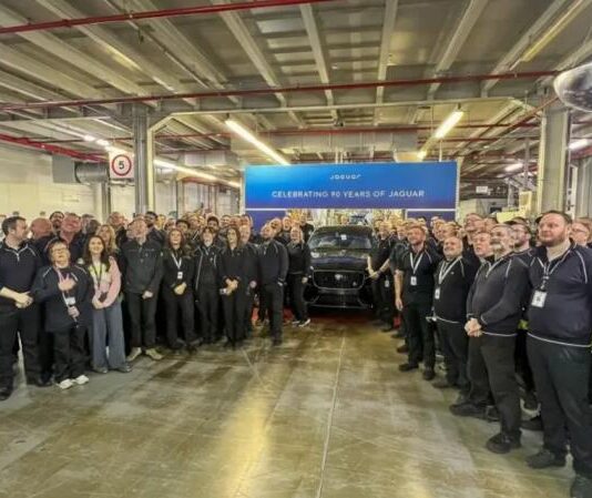 Jaguar завершив еру ДВЗ і переходить на електромобілі Jaguar завершив еру ДВЗ і переходить на електромобілі