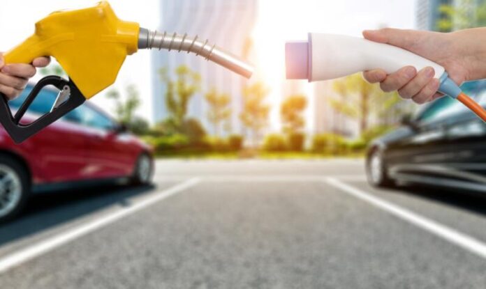 ЄС готова залишити бензинові та дизельні авто після 2035 року