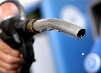 Що буде з бензином в Україні після пошкодження мосту через Дністер Що буде з бензином в Україні після пошкодження мосту через Дністер