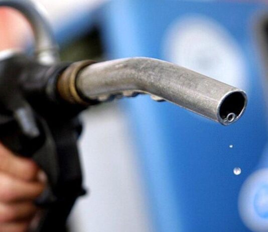 Що буде з бензином в Україні після пошкодження мосту через Дністер Що буде з бензином в Україні після пошкодження мосту через Дністер