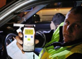 Що потрібно знати та перевірити перед тим, як дмухати в алкотестер Що потрібно знати та перевірити перед тим, як дмухати в алкотестер