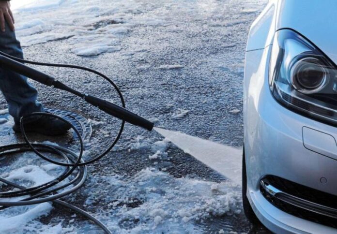 Як захистити кузов авто взимку: поради для безпечного сезону