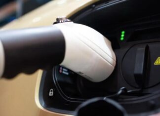 У Європі з’являються надшвидкі зарядки: 300 км пробігу всього за 8 хвилин У Європі з’являються надшвидкі зарядки: 300 км пробігу всього за 8 хвилин