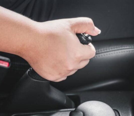 Чому взимку замерзає ручник і як не потрапити на ремонт