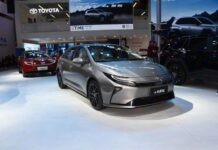 Абсолютно нова Toyota Corolla показали на живих фото Абсолютно нова Toyota Corolla показали на живих фото