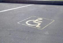 Штраф за паркування на місцях для людей з інвалідністю: що варто знати водіям Штраф за паркування на місцях для людей з інвалідністю: що варто знати водіям