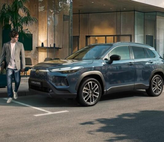 Toyota відкликає гібридні Camry і Corolla Cross: що відомо Toyota відкликає гібридні Camry і Corolla Cross: що відомо