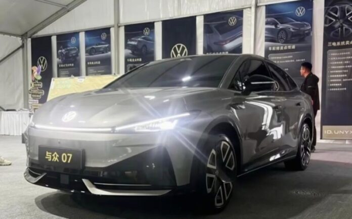 Screenshot_3 На дорогах помітили електроседан Volkswagen ID. Unyx 07 2026