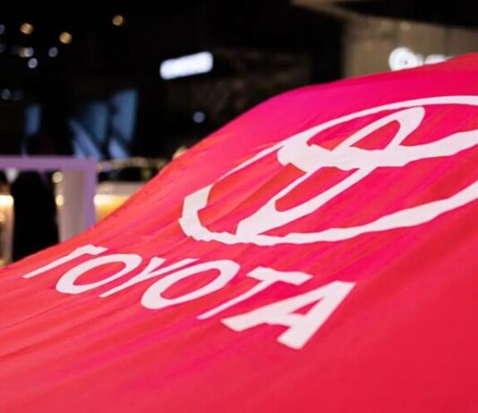 Toyota поступово відмовляється від атмосферних V6 Toyota поступово відмовляється від атмосферних V6