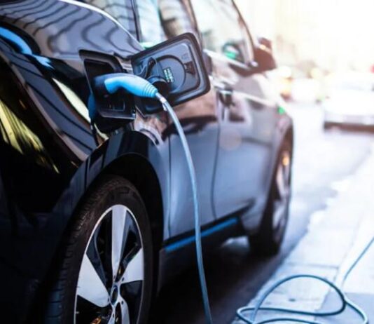 Названо несподіваний побічний ефект електромобілів Названо несподіваний побічний ефект електромобілів