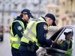 Юристи пояснили, чому небезпечно відповідати поліції на питання про алкоголь Юристи пояснили, чому небезпечно відповідати поліції на питання про алкоголь