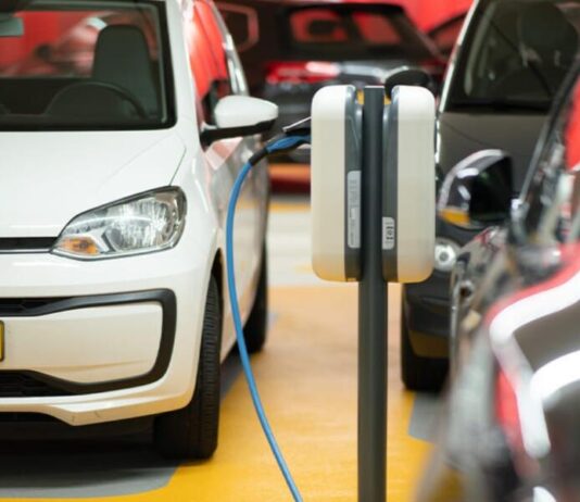 Гетманцев пояснив зміни щодо оподаткування електромобілів у 2026 році