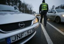 Чому поліція не може штрафувати «євробляхи» без даних митниці Чому поліція не може штрафувати «євробляхи» без даних митниці