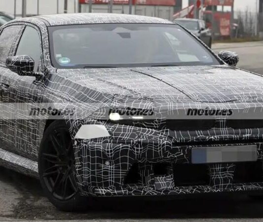Новий BMW M5 у стилі Neue Klasse помітили на тестах (фото) Новий BMW M5 у стилі Neue Klasse помітили на тестах (фото)