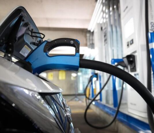 Електрокари здають позиції: покупці повертаються до класичних авто Електрокари здають позиції: покупці повертаються до класичних авто