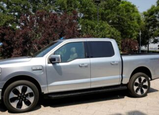 Ford відкликає понад 270 тисяч електромобілів і гібридів у США Ford відкликає понад 270 тисяч електромобілів і гібридів у США